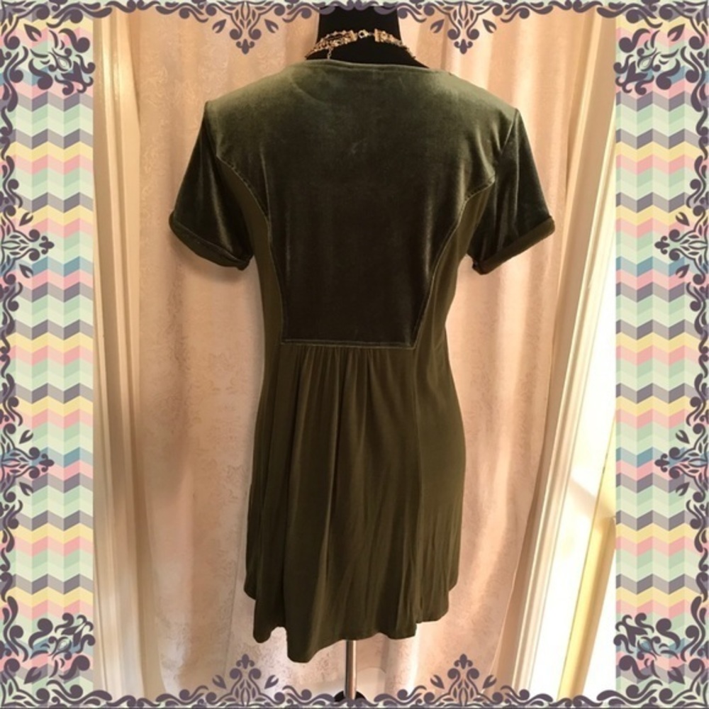PRETTY TOP 💚💚💚 - Picture 4 of 8